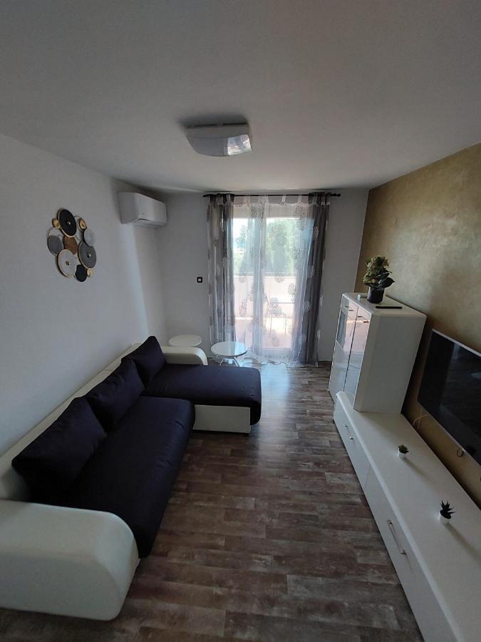 Apartment Jana Новиград Экстерьер фото